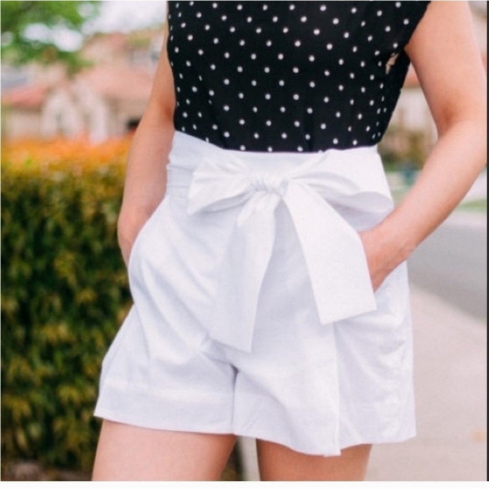 J.Crew White High Waisted Bow‎ Front Shorts Size 10 Side Zip Pockets Summer